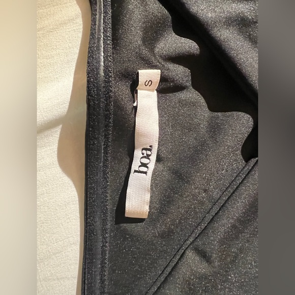 LONGSLEEVE TWIST FRONT CROP TOP - Picture 4 of 6